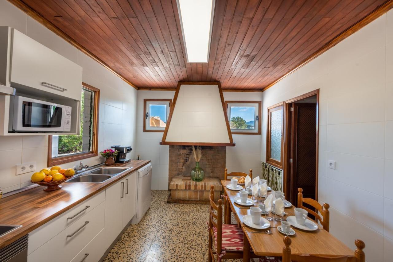 Son Vorera, Situada En Colina, Con Piscina. Casa de Férias Es Carritxo