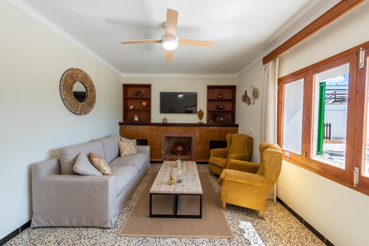 Son Vorera, Situada En Colina, Con Piscina. Casa de Férias